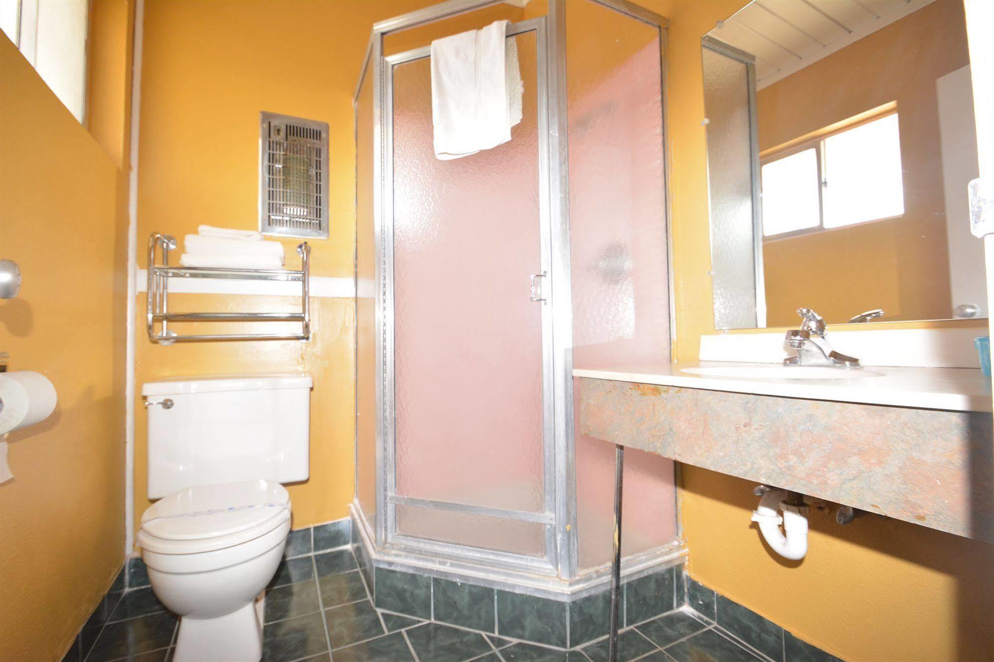 Gateway Inn Red Bluff Bagian luar foto